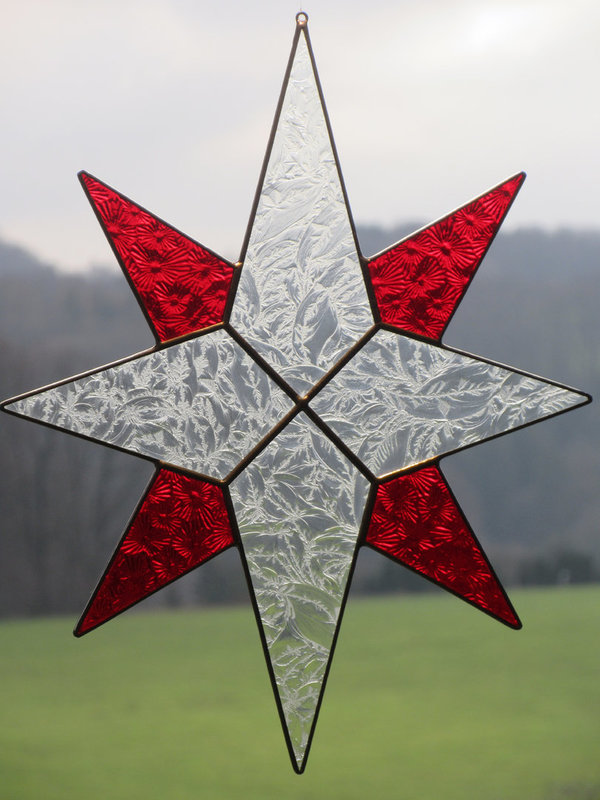 Glas-Stern aus Eisblumenglas und rotem strukturiertem Glas, 23,5cm x 29,5cm