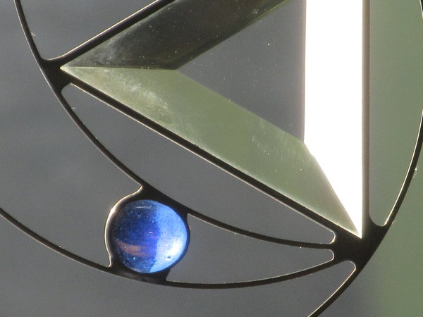 Fensterbild Dreieck, Motiv 2, blau irisierend